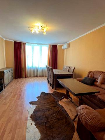 Ніжинська вул., 5