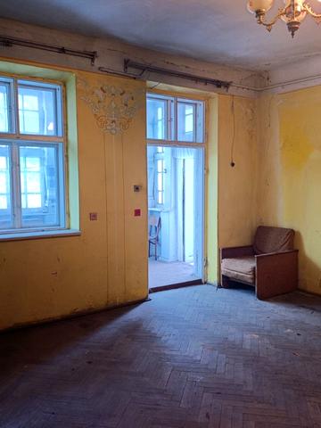 Івана Франка вул., 25