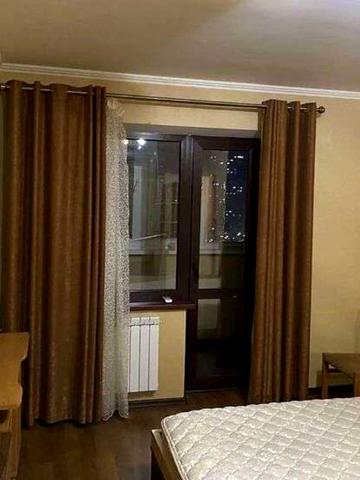 Лариси Руденко вул., 10-Б