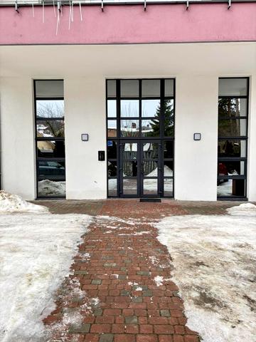 Львівська вул., 33б