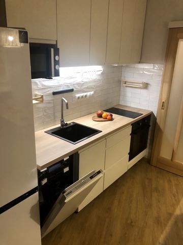 Юрія Поправки вул. (Миколи Лебедєва), 14