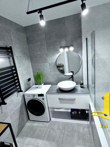 Богдана-Ігора Антонича вул., 11