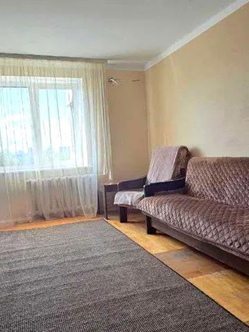 Тополева вул., 4-8