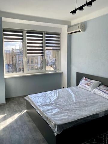 Тараса Шевченка бульв., 2