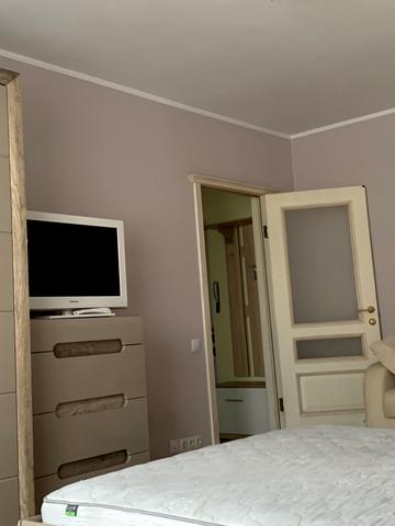 Героїв Дніпра вул., 75