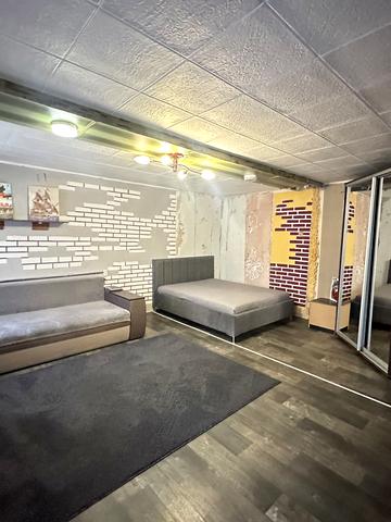 Василя Грунтенка вул. (Вознюка), 3