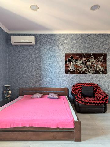 Добровольців вул. (Маршала Говорова), 8