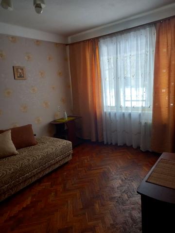 Івана Микитенка вул., 13