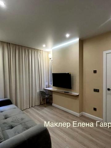 Академіка Заболотного вул., 63