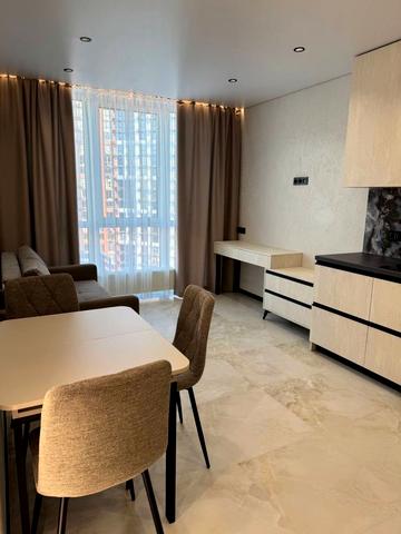 Віктора Некрасова вул. (Північно-Сирецька), 6