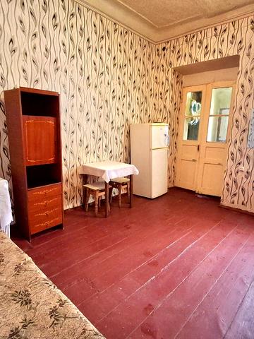 Севастопольська вул., 9