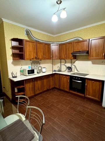 Валерія Лобановського просп., 150-В