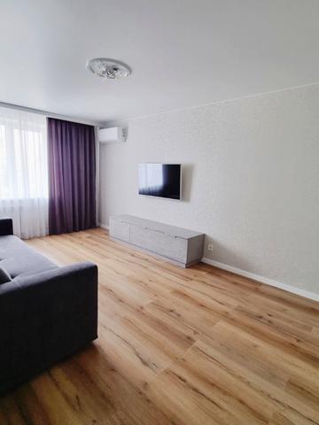 Монастирська вул., 11