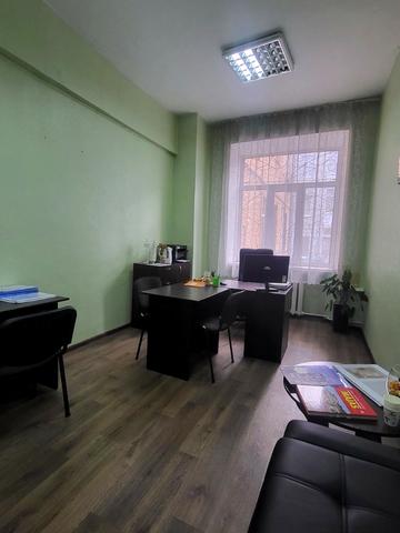 Визволення вул., 2