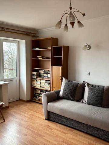 Медової Печери вул. (), 5