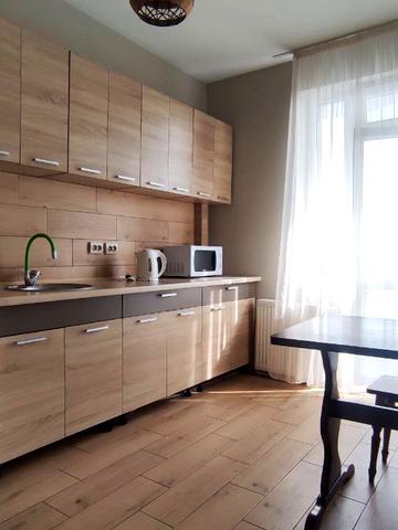 Івана Величковського вул., 1а