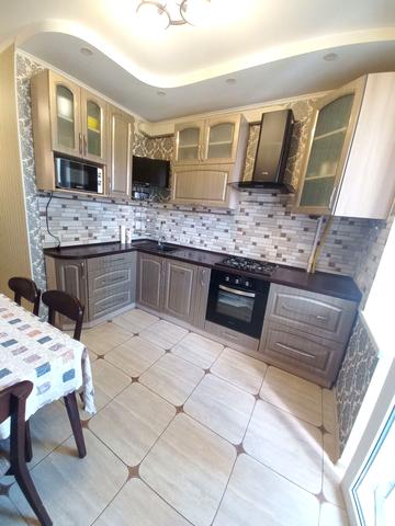 Ніжинська вул., 7