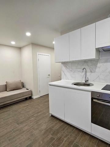 Олега Мудрака вул. (Генерала Наумова), 1-Б