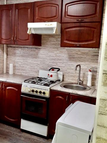 Нескорених вул., 35