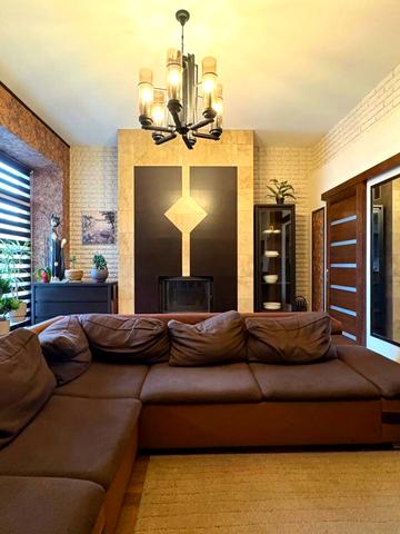 Галілео Галілея вул., 5