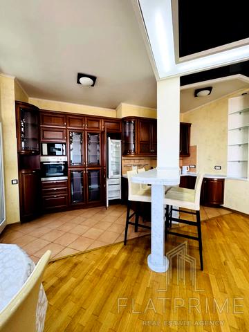 Володимирська вул., 49-А