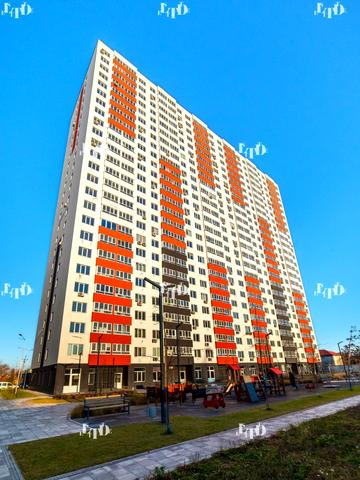 Металургів вул., 35