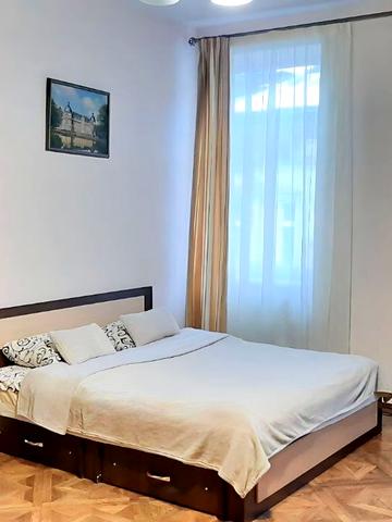 Краківська вул., 22