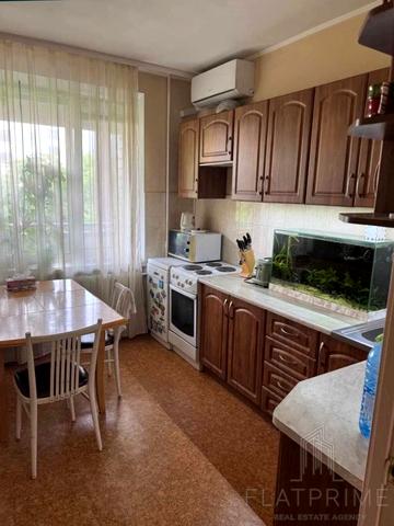 Тарасівська вул., 21