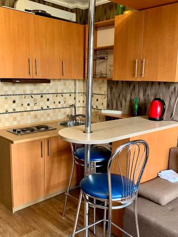 Івана Мазепи просп. (Петровського), 25