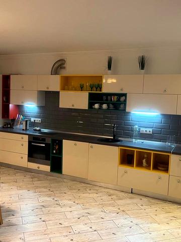 Миколи Бажана просп., 8-Б