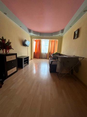 Мукачівська вул., 8