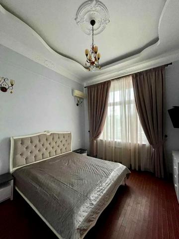 Музейний пров., 8-Б