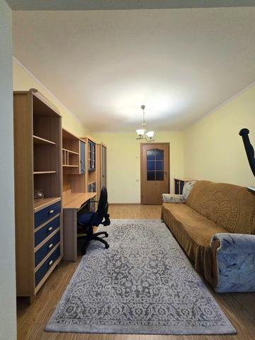 Героїв Крут бульв. (Героїв Сталінграду), 10