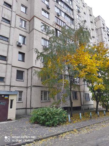 Макіївська вул., 10