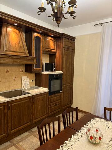 Почайнинська вул., 70