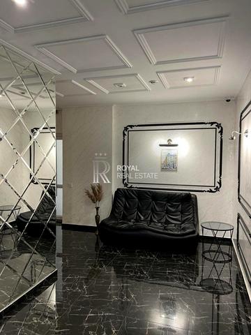 Дмитрівська вул., 60