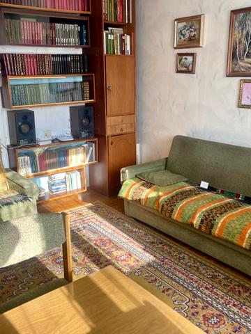 Сегедська вул., 1/3