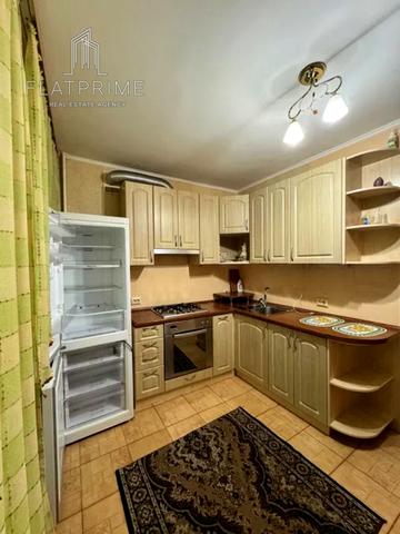 Олександра Попова вул., 9