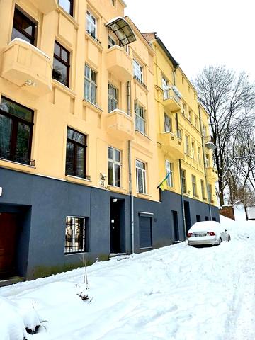 Михайла Коцюбинського вул., 27