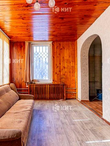 Космонавтів вул., 5б