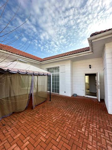 Центральна вул.