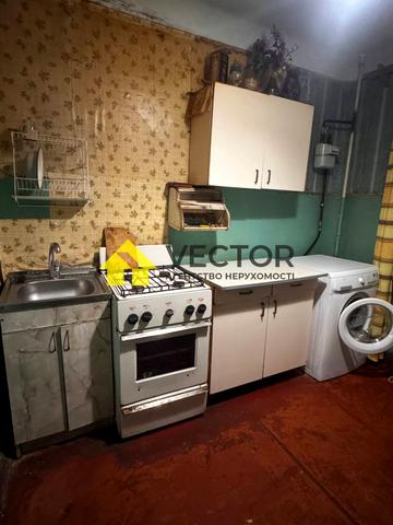 Михайла Грушевського вул., 12