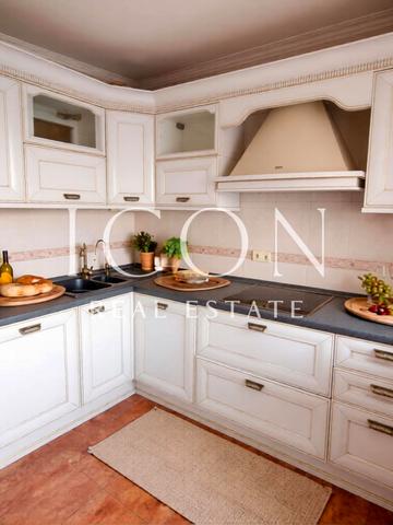 Анни Ахматової вул., 15