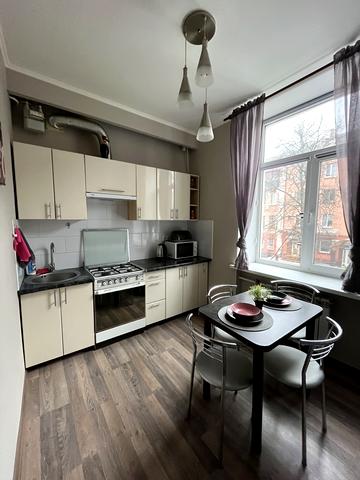 Соборності вул. (Жовтнева), 44