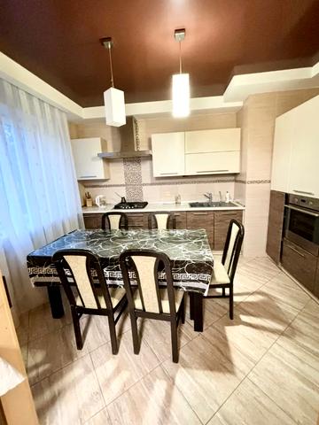 Вадима Жукова вул. (Бєляєва), 4