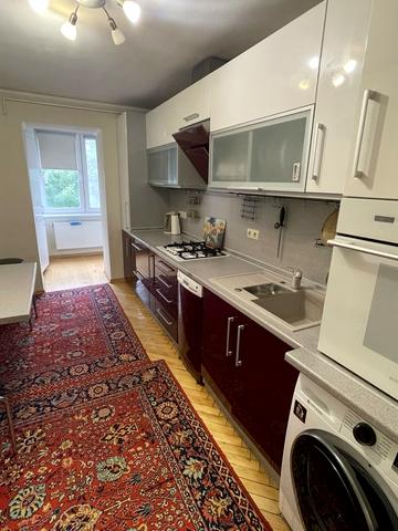 Митрополита Шептицького вул., 3