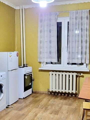 Смілянська вул., 15