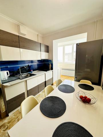 Івана Мазепи вул. (Січневого Повстання), 12-Б