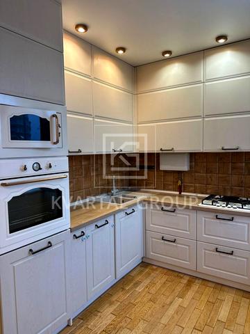 Університетська вул., (Будинок 1)