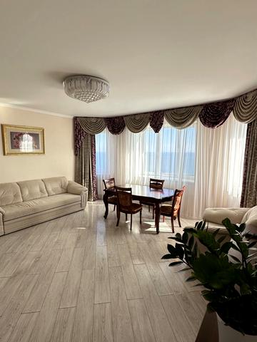 Хантадзе вул., 8